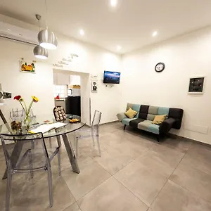https://santagostino-boutique-rooms.palermohotels.org